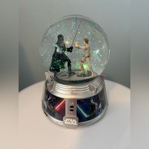 Bradford Exchange Star Wars Snowglobe❄️